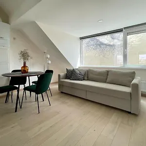Charming Duplex On The Canal , Brussels Belgium